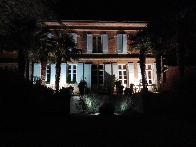 Façade la nuit